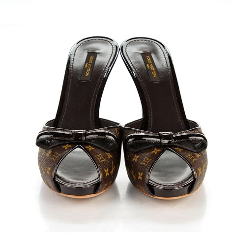 stivali invernali louis vuitton|louis vuitton mules and slides.